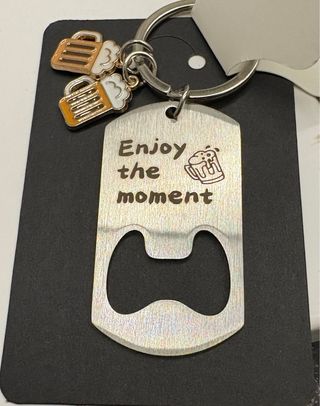 Abrebotellas llavero Enjoy the moment