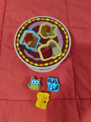 Juguete de arrastre de madera con figuras