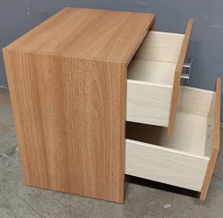 Mesilla de noche de madera