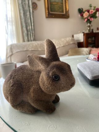 Conejo flocado antiguo