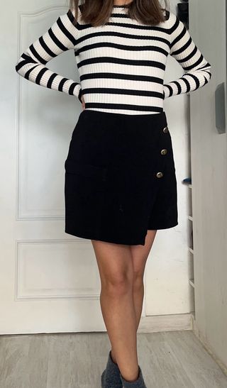 Falda pantalón Zara negra botones dorados