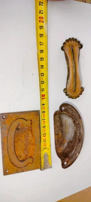 Maniglie vintage in metallo