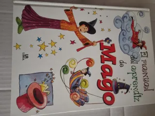 El libro de los duendes / The Book of Elves (Sp...