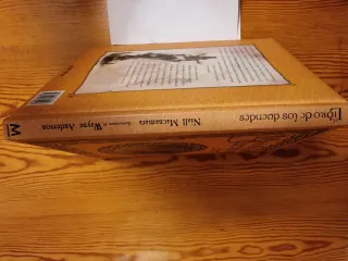 El libro de los duendes / The Book of Elves (Sp...