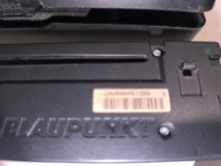 Carátula Radio CD Blaupunkt Lausanne CD33