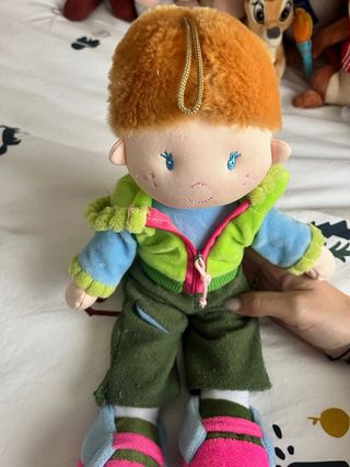 Muñeco Alex con capucha de rana