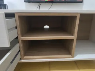 Mueble TV blanco y madera