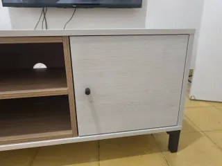 Mueble TV blanco y madera