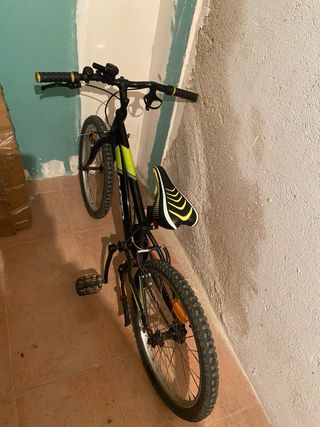 Bicicleta B-PRO Negra y Verde