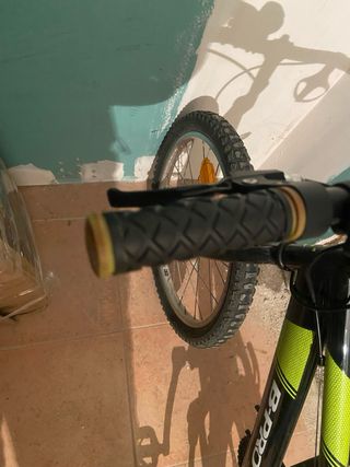 Bicicleta B-PRO Negra y Verde