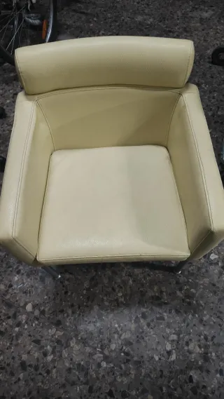 2 Sillones pequeños(Tipo sala de espera)beig/amari