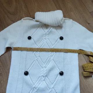 Jersey Stradivarius cuello alto trenzado