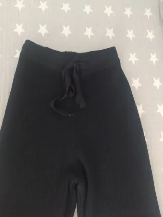 Pantalón negro de punto