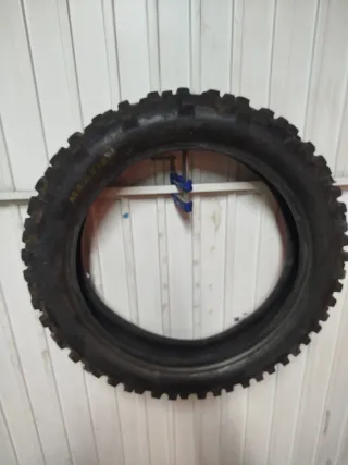 Neumático Enduro MAXXIS y dunlop delantero