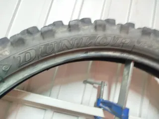 Neumático Enduro MAXXIS y dunlop delantero