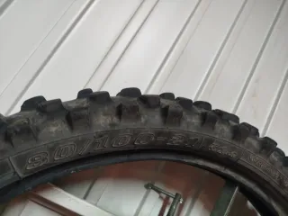 Neumático Enduro MAXXIS y dunlop delantero