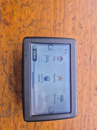 Tomtom 4EQ50 GPS con funda y cable