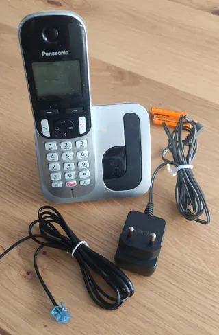 Teléfono Inalámbrico Panasonic KX-TGC250 Blanco