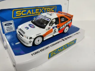 Scalextric Ford Escort Cosworth Sainz 1:32