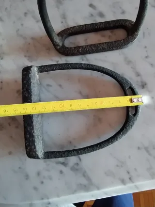 Estribos de hierro antiguos