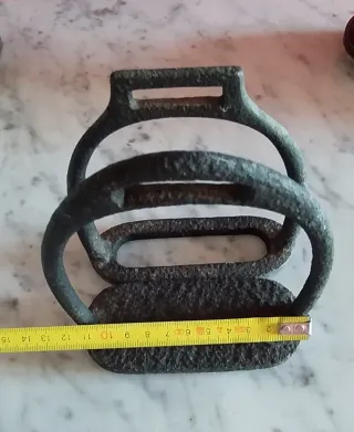 Estribos de hierro antiguos