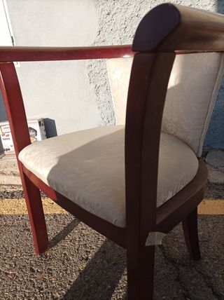 Silla de madera y tela beige/roja
