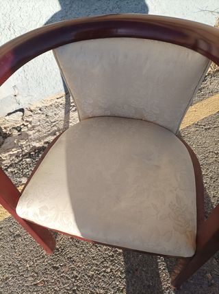 Silla de madera y tela beige/roja