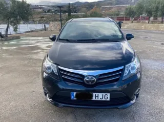 Toyota Avensis 2012