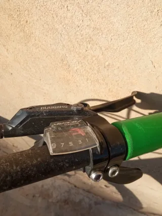 Bicicleta Giant Montaña Negra y Verde