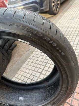 4 Neumáticos Pirelli 245/40/19 94W