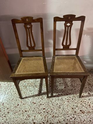 2 Sillas de Madera