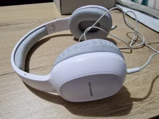 Auriculares Energy Sistem grises y blancos