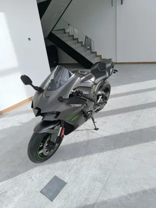 Kawasaki ZX10RR Nueva.