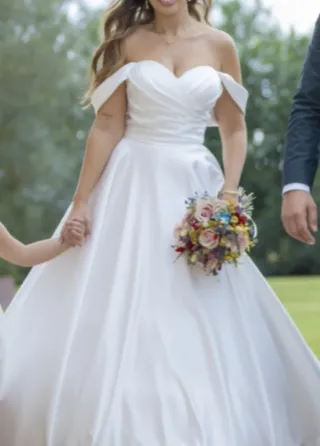 Vestido de novia con cancán incluido