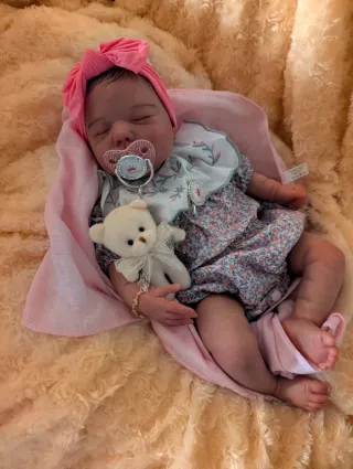 Reborn realizada con genesis horneada y barnizada