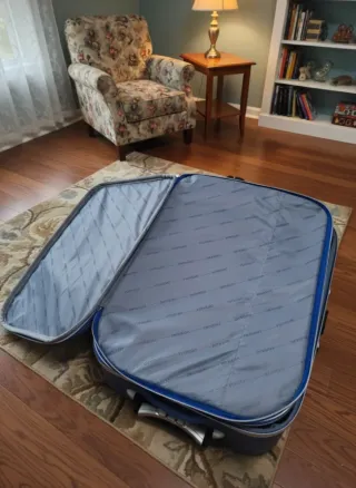 Maleta de viaje azul