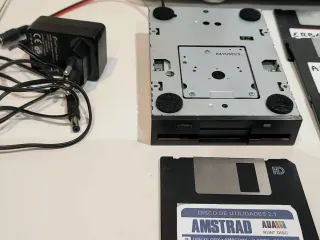Disketera Externa Amstrad 3.5" más discos