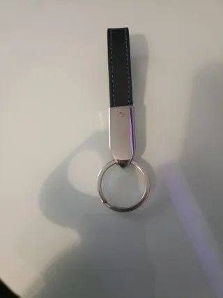 Porta-chaves BMW em pele