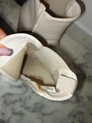 Botines beige de tacón