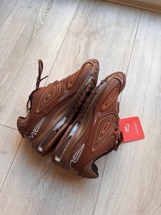 Nike Air Max 98 x Supreme Marrones