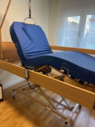 Cama articulada hospitalaria