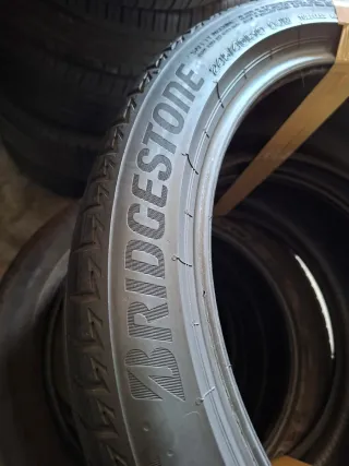 Neumáticos 245/40/19