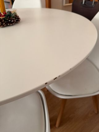 Mesa estilo nordico y sus 4 sillas