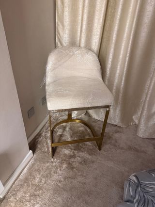 Sofá Curvo Terciopelo , y sillas