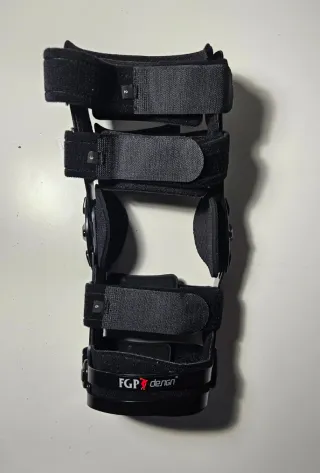 Rodillera Ortopédica Articulada Protect 4