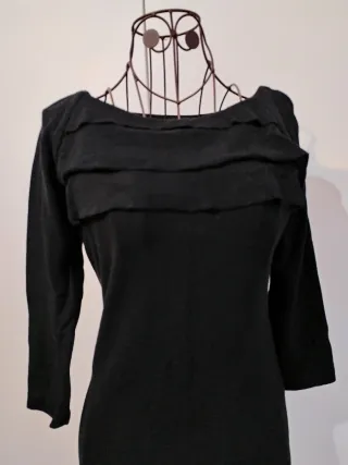 Abito neroin misto lana con volant