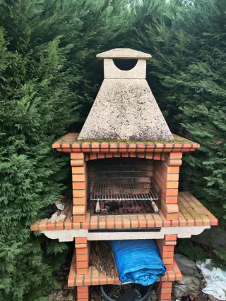 Barbacoa de obra ladrillo y piedra