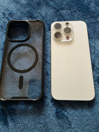 iPhone 15 Pro Max en color Blanco Titanio de 256 G