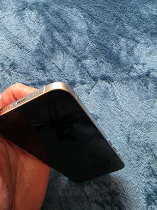 iPhone 15 Pro Max en color Blanco Titanio de 256 G