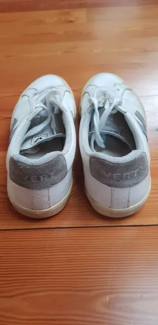 Tenis Veja Blancos y Grises